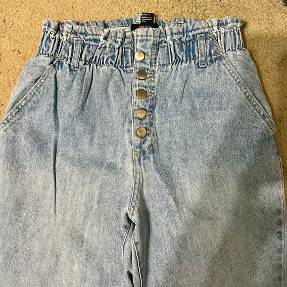 Forever 21 High Rise Light Denim Jeans - Picture 5 of 7